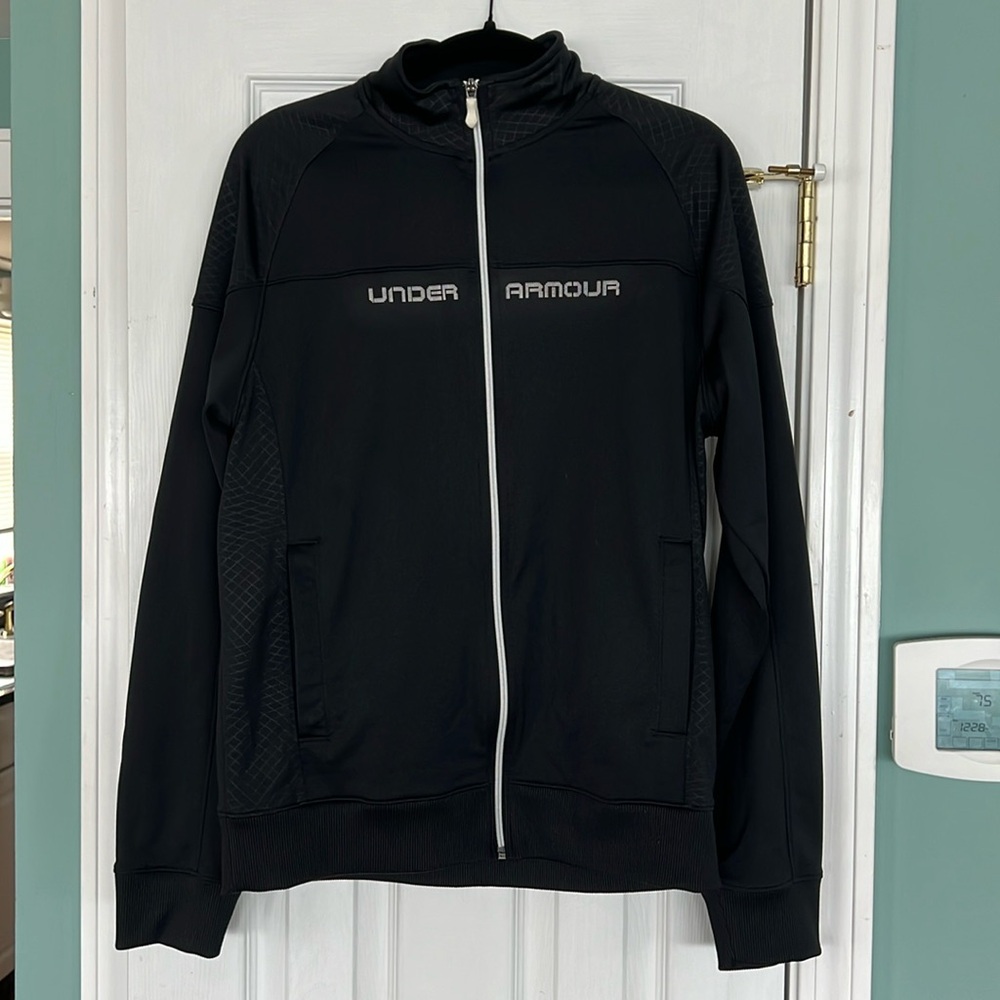 EUC Under Armour Men’s full zip jacket size Large